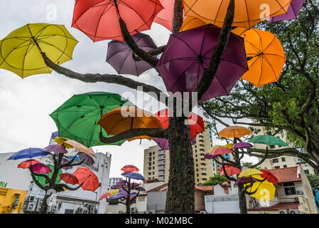 Per le strade di Little India, Singapore Foto Stock