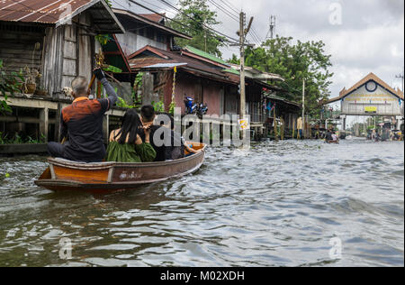 Asia,Thailandia, Bangkok,Mercato Galleggiante di Damnoen Saduak ingresso Foto Stock