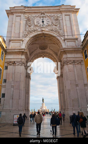 La Rua Augusta arch, Lisbona, Portogallo Foto Stock