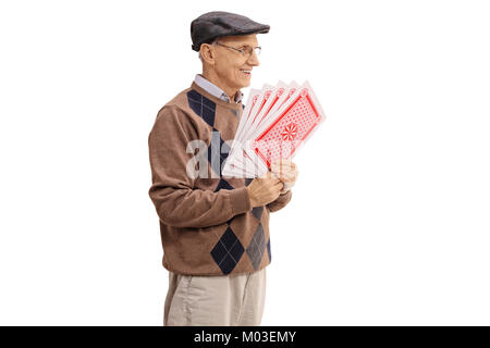 Senior con carte da gioco isolato su sfondo bianco Foto Stock