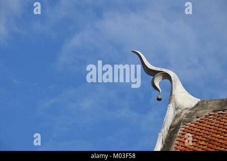 Gable apice in un antico tempio buddista Foto Stock