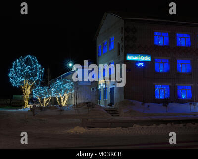 Edificio illuminati di notte Foto Stock