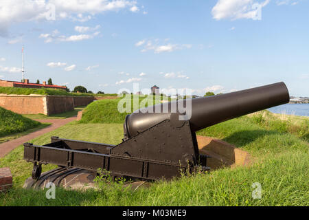 L'artiglieria sulle pareti di Fort McHenry, Baltimore, Maryland, Stati Uniti. Foto Stock