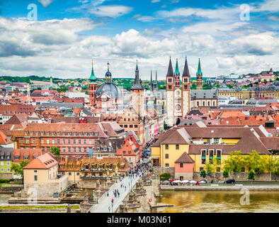 Vista aerea della città storica di Wurzburg, regione della Franconia, Baviera settentrionale, Germania Foto Stock