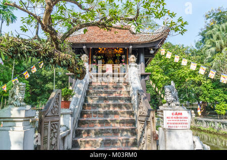 Hanoi, Vietnam : Novembre 1,2017 : Pagoda su un Pilastro è uno storico tempio buddista ad Hanoi, capitale del Vietnam. Foto Stock