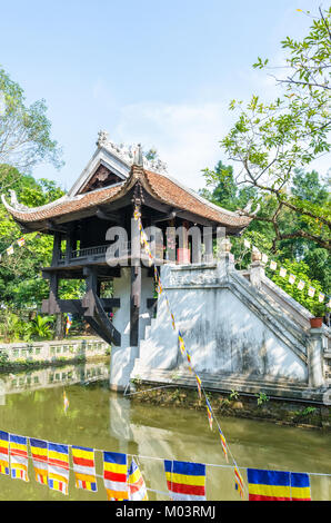 Hanoi, Vietnam : Novembre 1,2017 : Pagoda su un Pilastro è uno storico tempio buddista ad Hanoi, capitale del Vietnam. Foto Stock