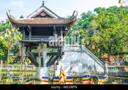 Hanoi, Vietnam : Novembre 1,2017 : Pagoda su un Pilastro è uno storico tempio buddista ad Hanoi, capitale del Vietnam. Foto Stock