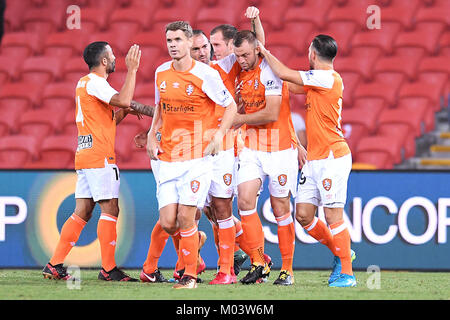 Brisbane, Queensland, Australia. 18 gennaio, 2018. Brisbane Roar giocatori festeggiare un Avraam Papadopoulos obiettivo durante il round diciassette Hyundai un-League match tra il ruggito di Brisbane e Perth gloria presso lo Stadio Suncorp on gennaio 18, 2018 a Brisbane, Australia. Credito: Albert Perez/ZUMA filo/Alamy Live News Foto Stock