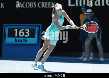 Melbourne, Australia . 19 gennaio, 2018. Belgio giocatore di tennis Elise Mertens è in azione durante la sua terza partita presso l'Australian Open vs tennis francese player Alize Cornet il Jan 19, 2018 a Melbourne, Australia. Credito: YAN LERVAL/AFLO/Alamy Live News Foto Stock