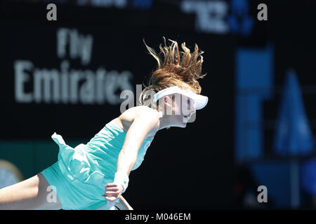 Melbourne, Australia . 19 gennaio, 2018. Belgio giocatore di tennis Elise Mertens è in azione durante la sua terza partita presso l'Australian Open vs tennis francese player Alize Cornet il Jan 19, 2018 a Melbourne, Australia. Credito: YAN LERVAL/AFLO/Alamy Live News Foto Stock