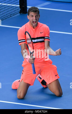 Melbourne, Australia. Xix gen, 2018. 19 gennaio 2018: terzo seme Grigor Dimitrov di Bulgaria celebra la vincita di un terzo round match contro Andrey Rublev della Russia il giorno cinque del 2018 Australian Open Grand Slam torneo di tennis a Melbourne, Australia. Dimitrov ha vinto 63 46 64 64. Sydney bassa/Cal Sport Media Credito: Cal Sport Media/Alamy Live News Foto Stock