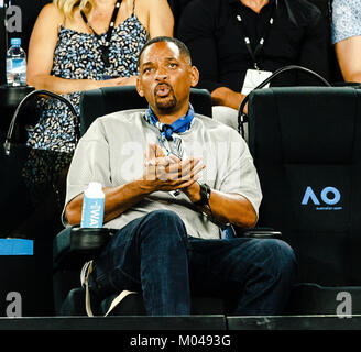 Melbourne, Australia. Xix gen, 2018. Noi attore Will Smith durante il 2018 Open di Australia a Melbourne Park. Credito: Frank Molter/Alamy Live News Foto Stock