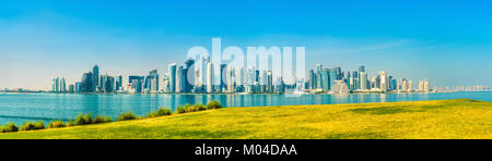 Skyline di Doha la capitale del Qatar. Foto Stock