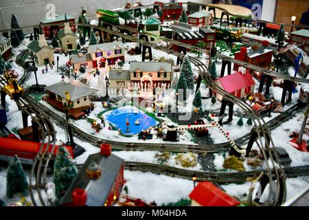 Il villaggio di Natale di treno Foto Stock