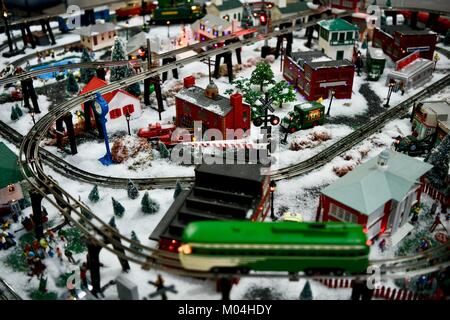 Il villaggio di Natale di treno Foto Stock