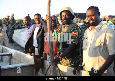 Soldati burundesi, come parte della missione dell Unione Africana in Somalia, ieri liberato la città di Adale nel Medio Scebeli regione della Somalia dal gruppo militante Al Shabab. La città cadde (15434831665) Foto Stock