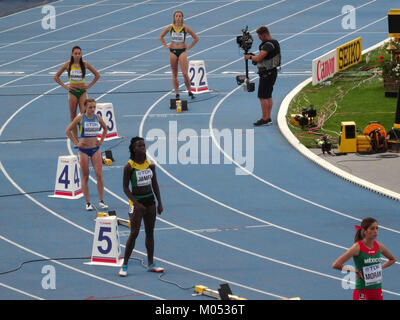 La semifinale femminile di 400 m ai Campionati del mondo U20 IAAF 2016 a Bydgoszcz ha visto giovani atleti in competizione per un posto in finale. Questo evento ha mostrato i futuri talenti sul campo e in pista sulla scena mondiale. Foto Stock