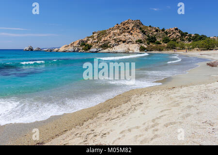 Spiaggia poco profonda con mare cristallino acqua in Grecia MIKRI VIGLA, NAXOS ISLAND. La Grecia Foto Stock