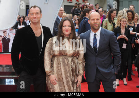 Jason Statham, Jude Law e Melissa McCarthy frequentare il Regno Unito Premiere di spy di Odeon Leicester Square a Londra. 27 maggio 2015 © Paul treadway Foto Stock