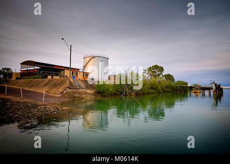 L'Australia del Queensland del Nord, Karumba Situato alla foce del fiume normanna nell'angolo sud-ovest del golfo di Carpentaria, il porto di Karumb Foto Stock