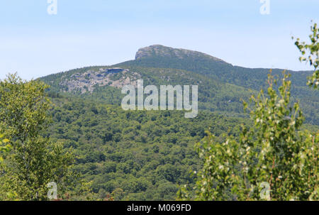 Il Camel's Hump in Vermont è una formazione geologica con una forma distintiva, riconosciuta come un punto di riferimento naturale e una notevole caratteristica topografica. Foto Stock