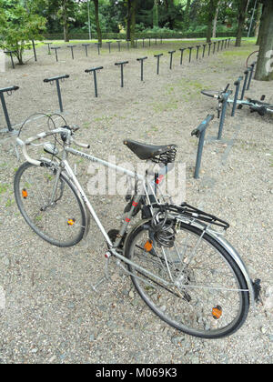 Fotografia del Campus Westend che mette in evidenza l'architettura moderna degli edifici, la pianificazione urbana e le caratteristiche di design contemporaneo a Francoforte. Foto Stock