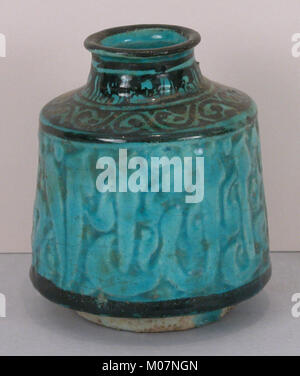 Vaso con scolpito benedicente arabo iscrizione in Script Thuluth incontrato sf56-185-7a Foto Stock