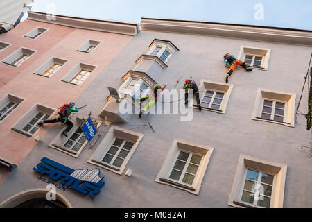 Il centro storico di Brunico, Brunico, Bolzano, Trentino Alto Adige, Italia Foto Stock