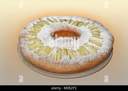 In casa la torta di mele e rabboccato con zucchero a velo Foto Stock