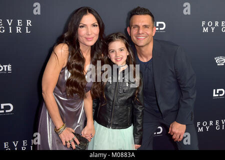 Bethany Ashton Wolf, Abby Ryder Fortson e Josh Hopkins frequentare il 'per sempre la mia ragazza la premiere a Londra Hotel a gennaio 16, 2018 in West Hollywood, California. Foto Stock