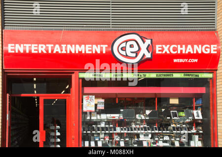 CEX Scambio di intrattenimento shop a Farnborough Town Center, Hampshire, Regno Unito Foto Stock