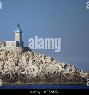 Faro di greco. Faro di Akrotiri Landmark in Porto Kagio Grecia. Foto Stock