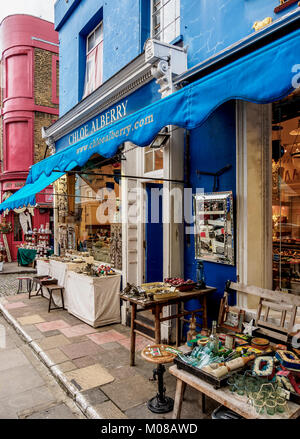 Il Mercato di Portobello, Portobello Road a Notting Hill, Londra, Inghilterra, Regno Unito Foto Stock