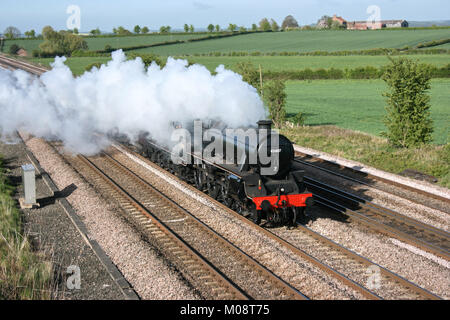 Nero cinque locomotiva a vapore numero 45407 a Colton giunzione sulla rotta da Bury a Edimburgo su un treno charter 15 Maggio 2010 - Colton Junction, Regno Foto Stock