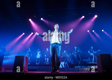 Il rapper tedesco Marten Laciny è meglio conosciuto per la sua fase di nome Marteria e qui esegue un concerto dal vivo presso la Mitsubishi Electric Halle di Düsseldorf. Germania, 02/12 2014. Foto Stock