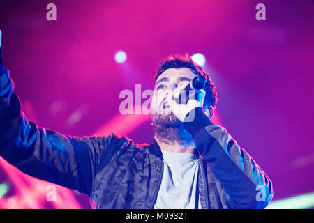 Il rapper tedesco Marten Laciny è meglio conosciuto per la sua fase di nome Marteria e qui esegue un concerto dal vivo presso la Mitsubishi Electric Halle di Düsseldorf. Germania, 02/12 2014. Foto Stock