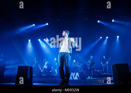 Il rapper tedesco Marten Laciny è meglio conosciuto per la sua fase di nome Marteria e qui esegue un concerto dal vivo presso la Mitsubishi Electric Halle di Düsseldorf. Germania, 02/12 2014. Foto Stock