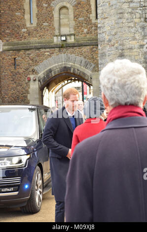 Il Castello di Cardiff, Cardiff. 18/01/18. Sua Altezza Reale il principe Henry del Galles e Meghan Markle durante una visita al Castello di Cardiff, Galles Foto Stock