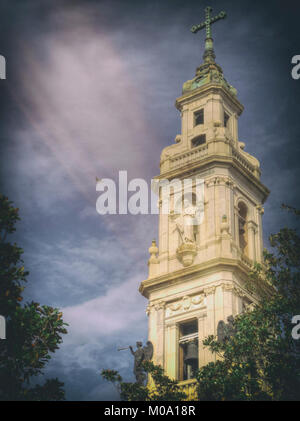 Pompei, Napoli: la torre campanaria del Santuario della Vergine del Rosario. Foto Stock