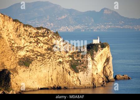 Paesaggio di Miseno il suo promontorio e il lago di Monte di Procida Foto Stock