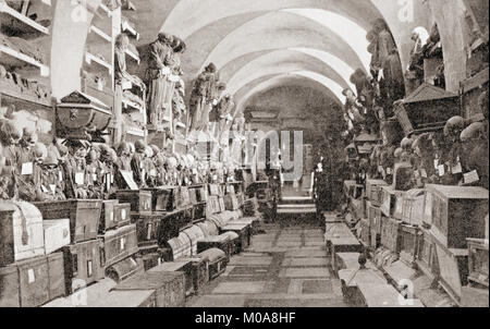 Le Catacombe dei Cappuccini di Palermo aka Catacombe dei Cappuccini o Catacombe dei Cappuccini, Palermo, Sicilia, Italia meridionale, visto qui c.1911. Dalle meraviglie del mondo, pubblicato c.1911. Foto Stock