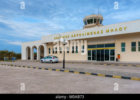 Milos, Grecia, 16 Maggio 2017: Milos edificio aeroportuale. Airport è situato a 5 km a sud-est del porto principale, Adamas. Foto Stock