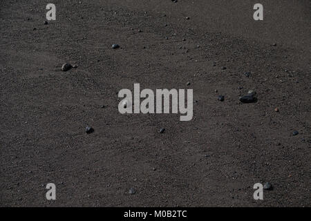 Sabbia nera sulla spiaggia di Tenerife Foto Stock