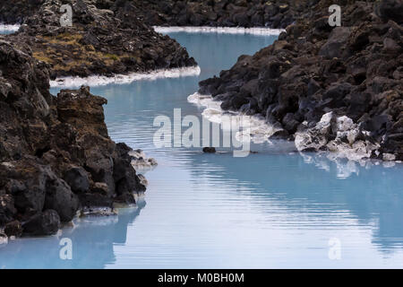 Blue Lagoon geothermal spa è una delle attrazioni più visitate in Islanda. Foto Stock