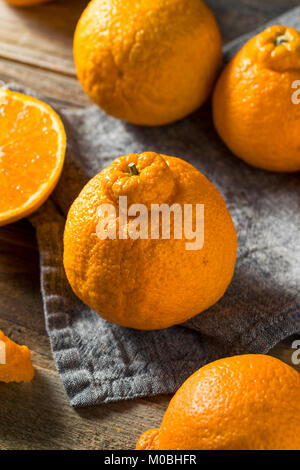 Crudo fresco arance Sumo pronto a mangiare Foto Stock