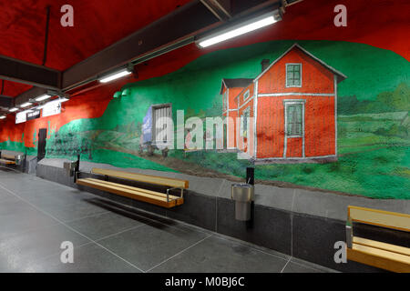 Stoccolma, Svezia - 26 dicembre 2016: interni di Solna Centrum stazione della metropolitana. Oltre 90 stazioni della metropolitana sono state decorate con mosaici, sculture, Foto Stock