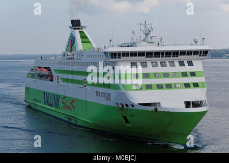 Tallinn, Estonia - 20 agosto 2016: Nave Stella di Tallink arriva da Helsinki. La nave costruita nel 2007 e ha la capacità di 2080 passeggeri e 45 Foto Stock