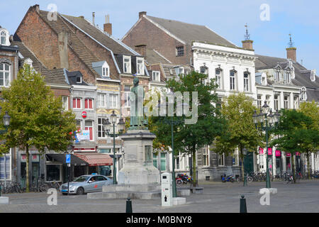 Maastricht, Paesi Bassi - 8 Settembre 2013: Monumento a Jean-Pierre Minckelers sulla piazza del mercato. Nato a Maastricht, Minckelers era un inventore o Foto Stock