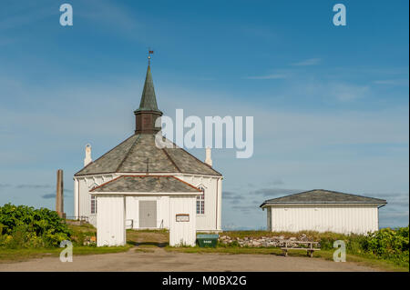 Chiesa Dverberg sull isola di Andoya in Lofoten. Questo ottagonale in legno chiesa dal 1843 ha una capienza di 350. Foto Stock