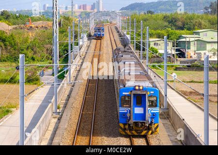 In treno la stazione ferroviaria di Taiwan Foto Stock